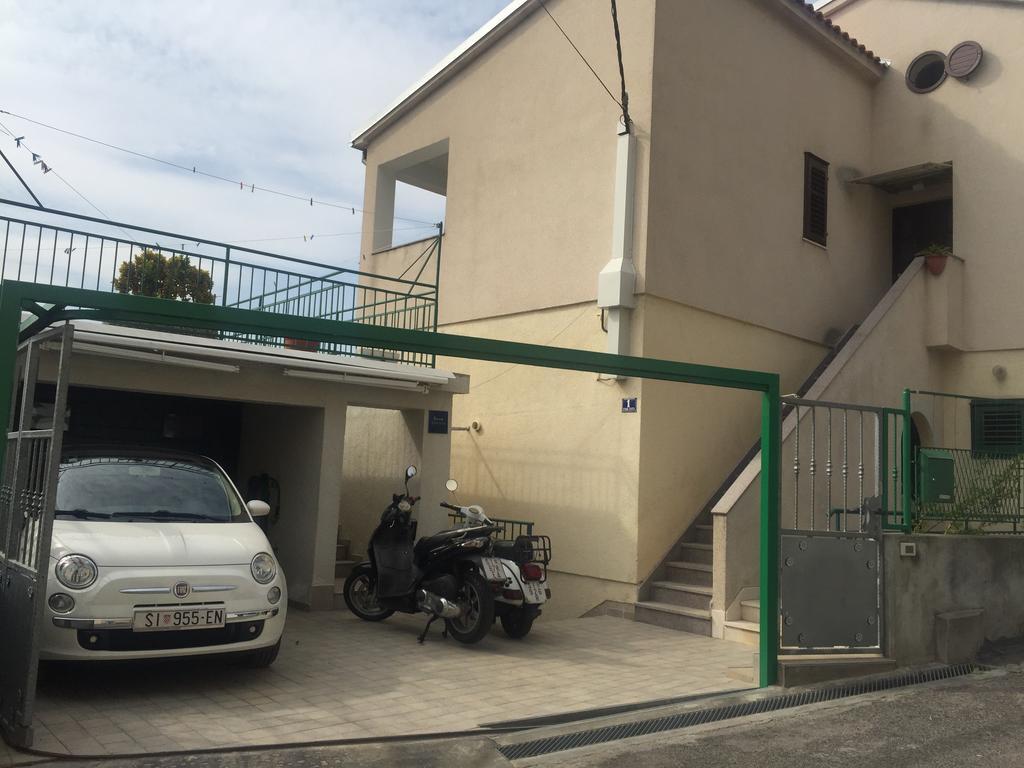 שיבניק Apartments Ana+3 מראה חיצוני תמונה